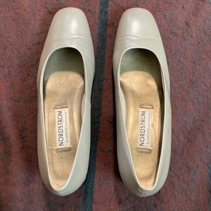 Nordstrom comfort construction slip on flats dress shoes size 10M